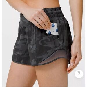 Lululemon Athletica Hotty Hot Camo Athletic Shorts sz 6